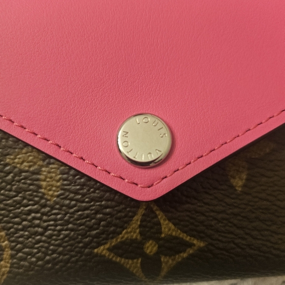 Louis Vuitton Zoe Wallet Monogram Canvas with Rare Bright Pink Flap – New, Full - Picture 6 of 10